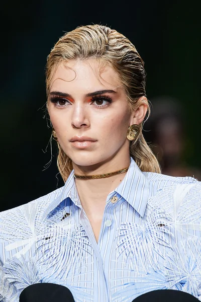 Look 17